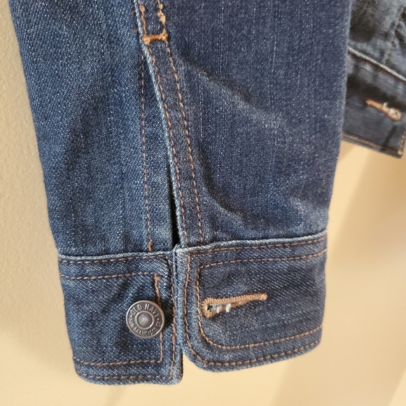 Dark wash Old Navy jean jacket - Picture 5 of 8
